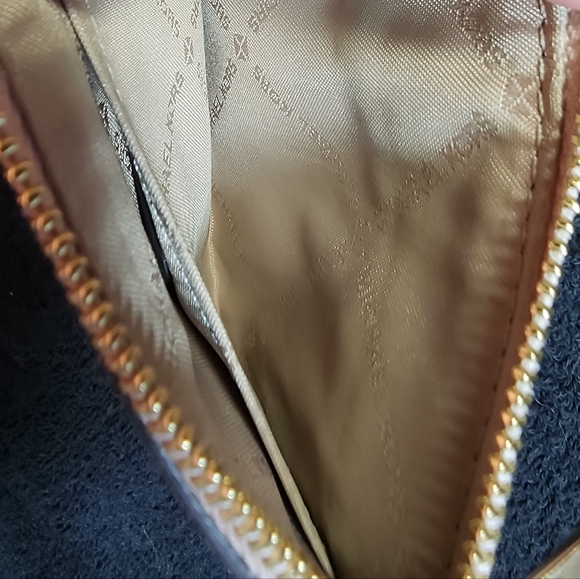 Michael Kors Blush Card Holder with Gold Accents and keychain EUC - Picture 13 of 13